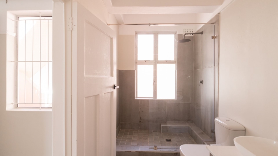 2 Bedroom Property for Sale in Sea Point Western Cape